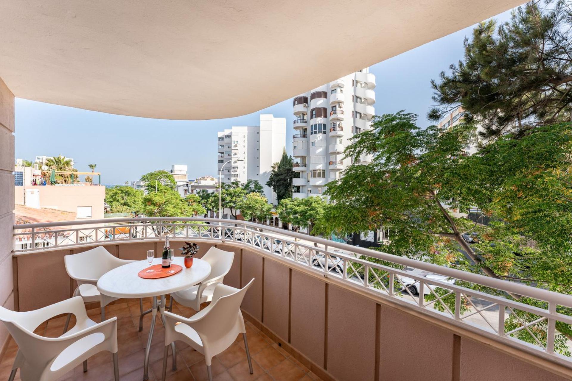 Malagasuite Costa Sol Oasis Торремолинос Экстерьер фото