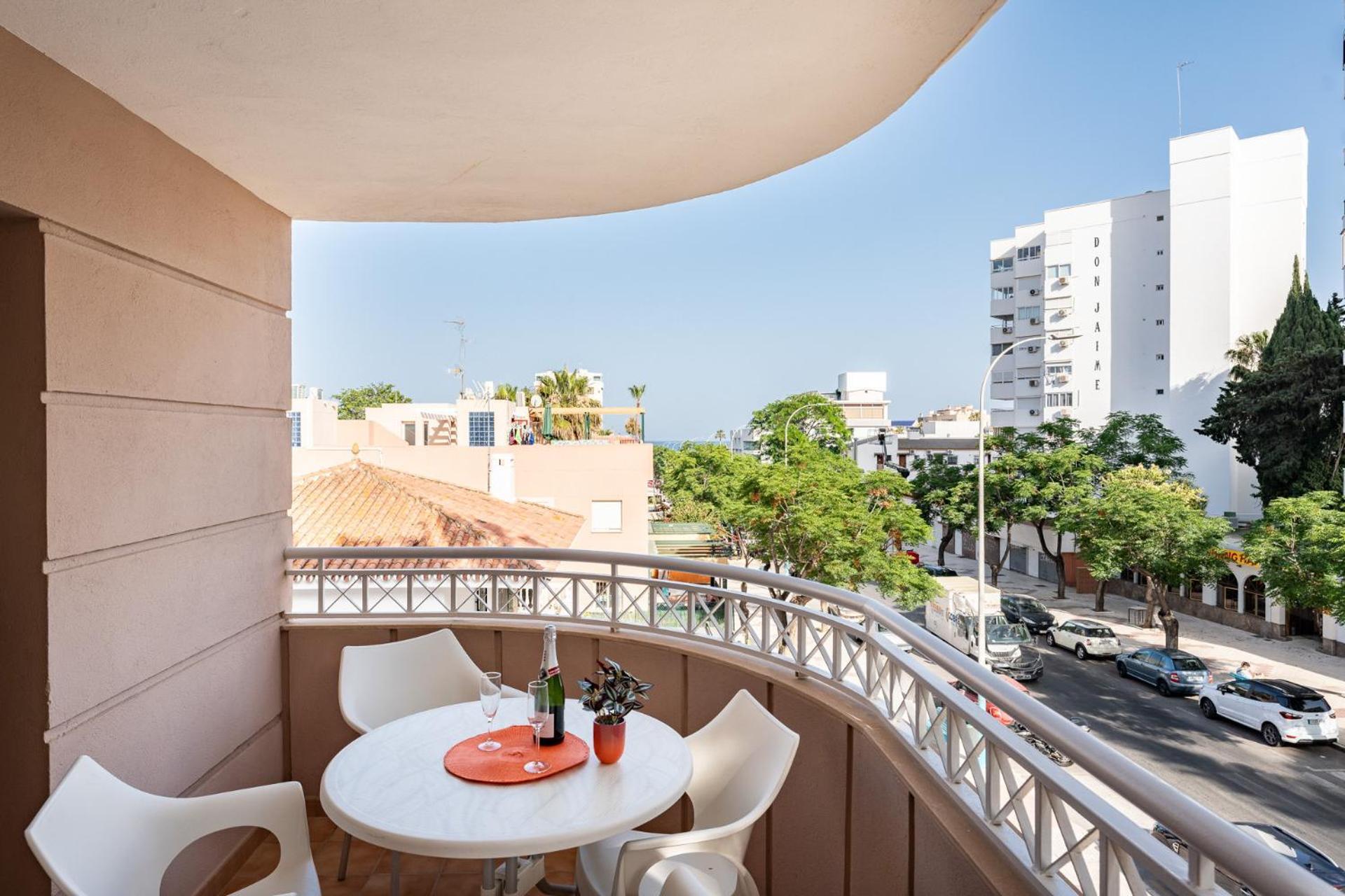 Malagasuite Costa Sol Oasis Торремолинос Экстерьер фото